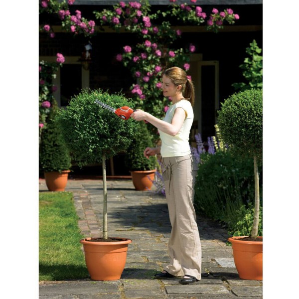 Кущоріз-ножиці акумуляторні BLACK+DECKER GSL700