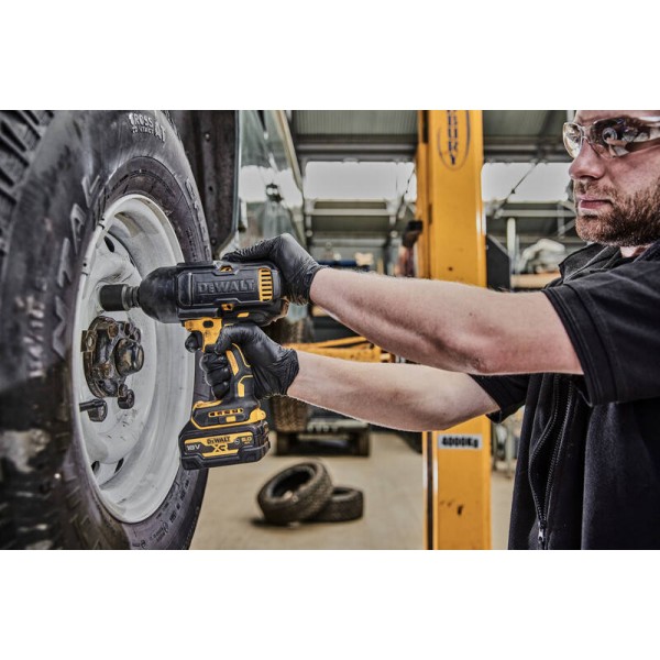 Гайковерт ударний акумуляторний безщітковий DeWALT DCF900P2T