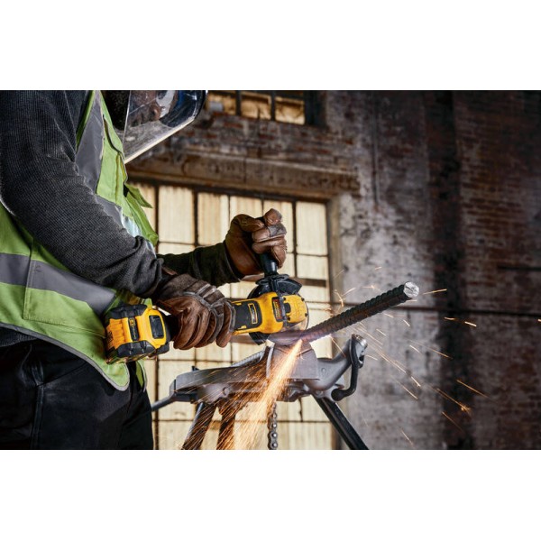 Шлифмашина угловая - болгарка аккумуляторная DeWALT DCG416VSN 18 B XR Li-lo