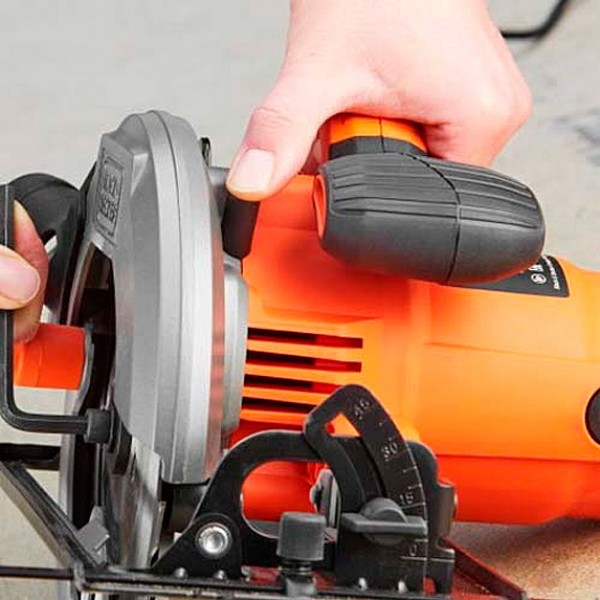 Пила дискова мережева BLACK + DECKER CS1550