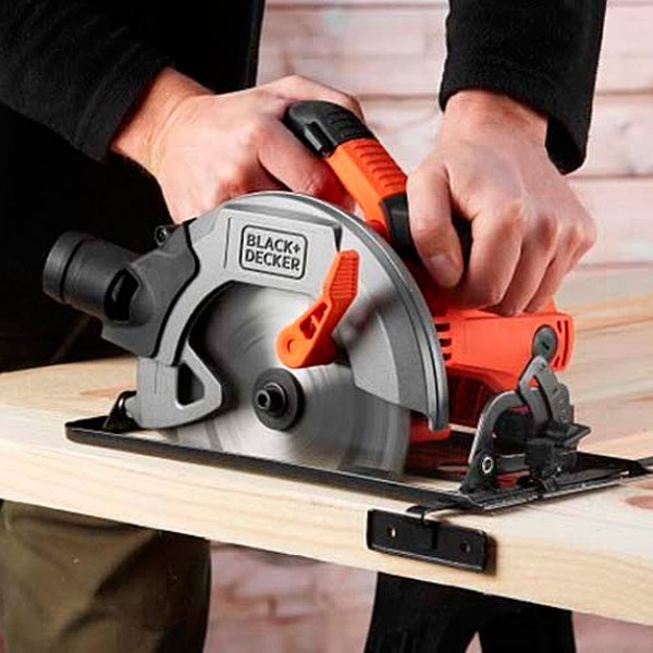 Пила дискова мережева BLACK + DECKER CS1550