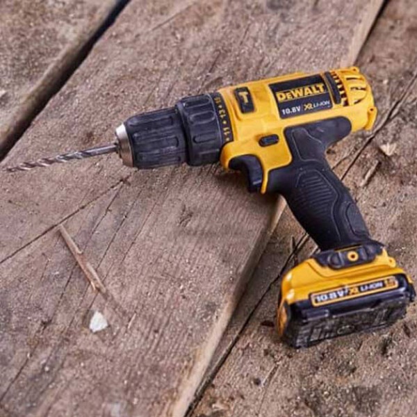 Дрель-шуруповерт аккумуляторная ударная DeWALT DCD716C2