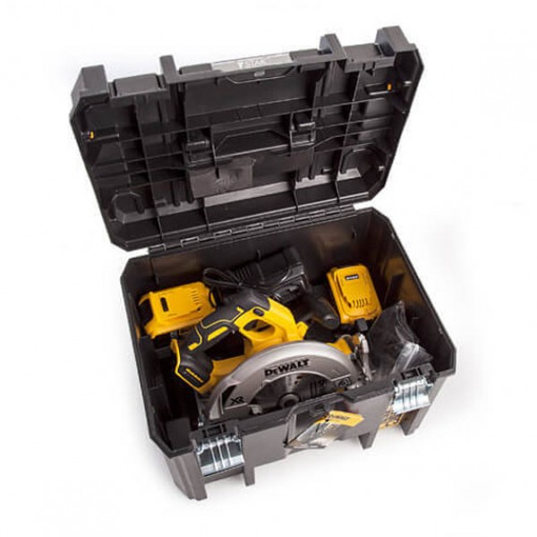 Пила дискова акумуляторна DeWALT DCS570P2