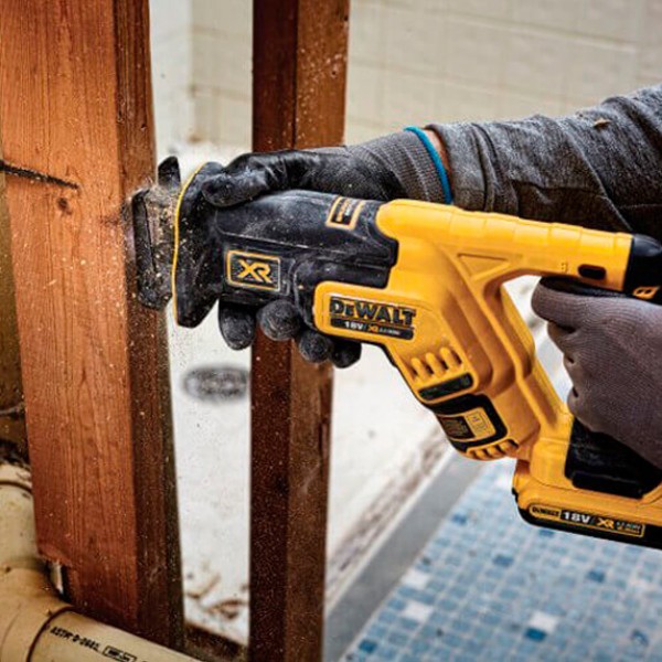 Пила шабельна акумуляторна бесщеточний DeWALT DCS367NT