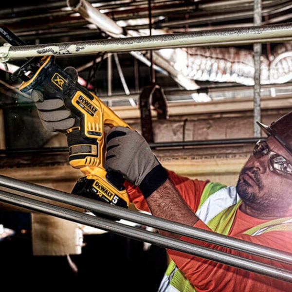 Пила шабельна акумуляторна бесщеточний DeWALT DCS367NT