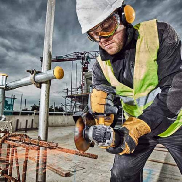 Шлифмашина угловая - болгарка аккумуляторная бесщёточная DeWALT DCG405P2