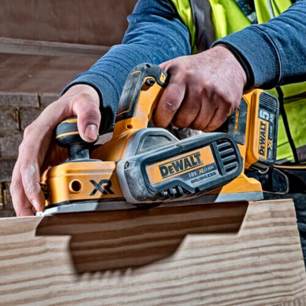 Рубанок акумуляторний бесщеточний DeWALT DCP580NT