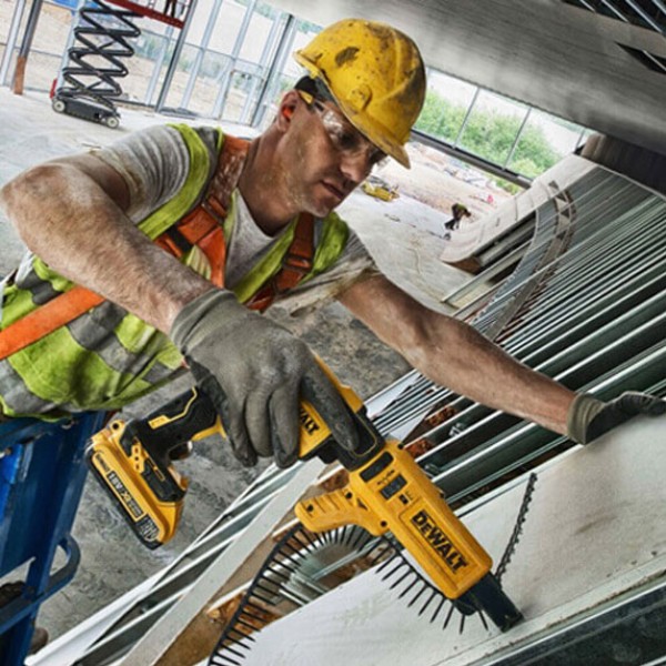 Шуруповерт акумуляторний Бесщеточний DeWALT DCF620NT