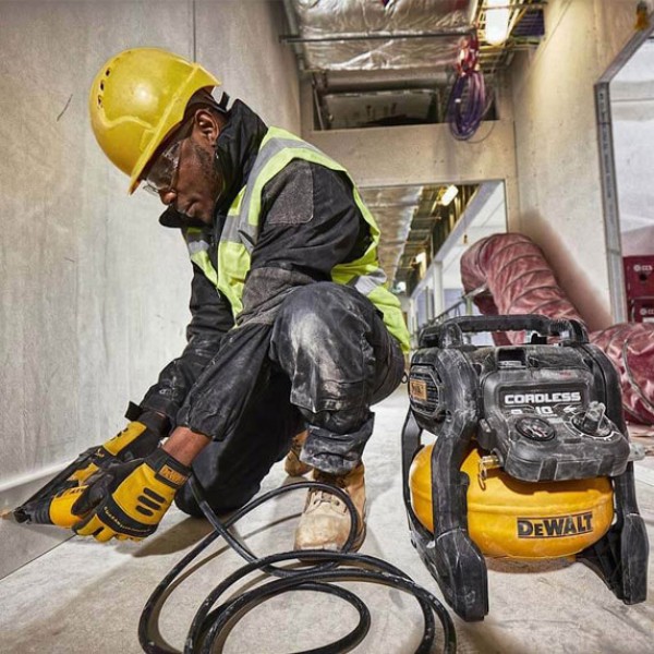 Компресор повітряний акумуляторний DeWALT DCC1054T2