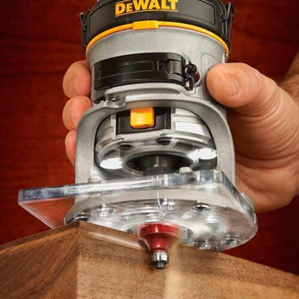 Фрезер сетевой DeWALT D26200