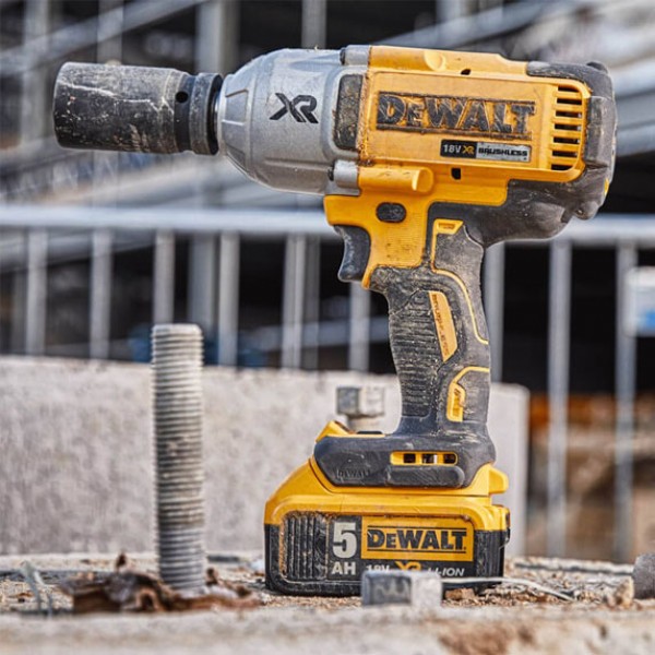 Гайковерт ударний акумуляторний бесщеточний DeWALT DCF897N