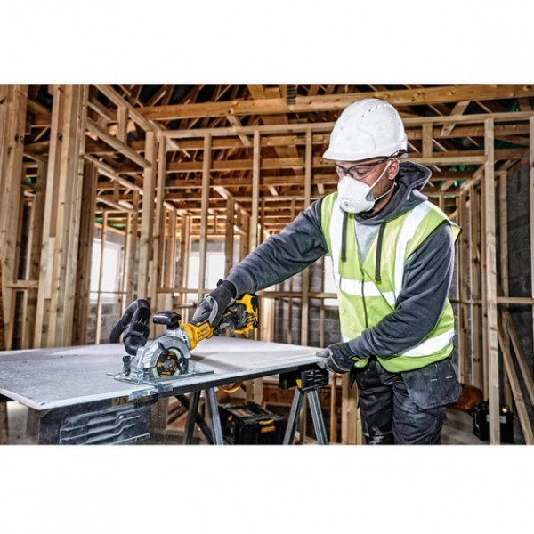 Пила дискова акумуляторна бесщеточний DeWALT DCS571P2