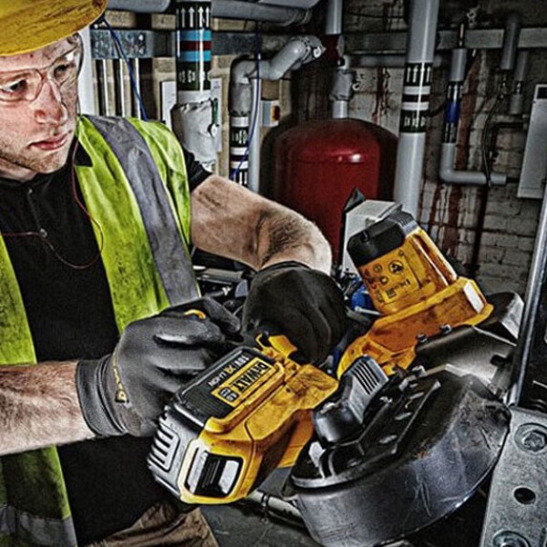 Пила стрічкова акумуляторна DeWALT DCS371NT