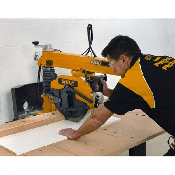 Пила радиально-консольная сетевая DeWALT DW721KN