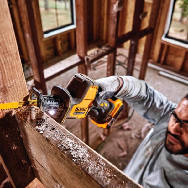 Пила шабельна акумуляторна бесщеточний DeWALT DCS369NT