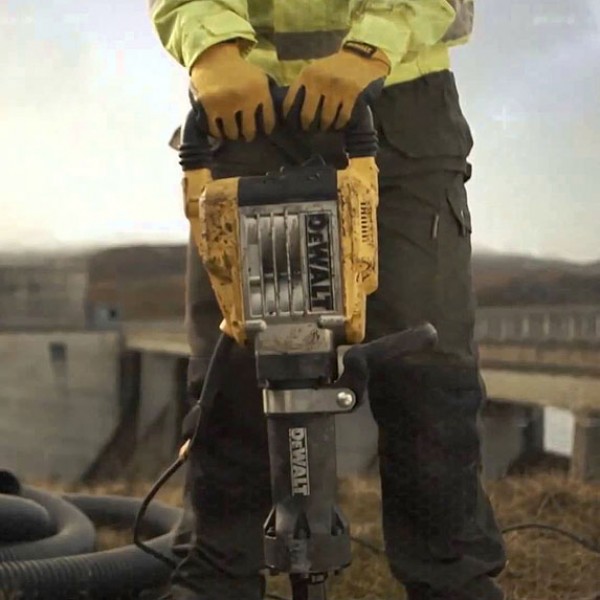 Молоток відбійний мережевий DeWALT D25902K