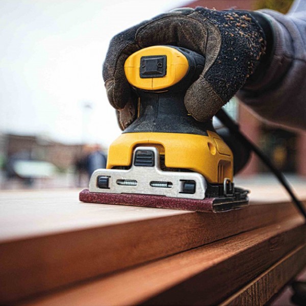 Шліфмашина вібраційна мережева DeWALT DWE6411