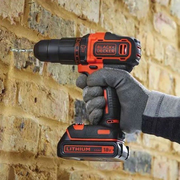 Дриль-шуруповерт акумуляторний ударний BLACK + DECKER BDCHD18KB