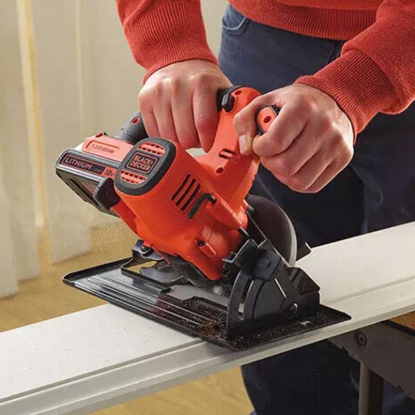 Пила дискова акумуляторна BLACK + DECKER BDCCS18