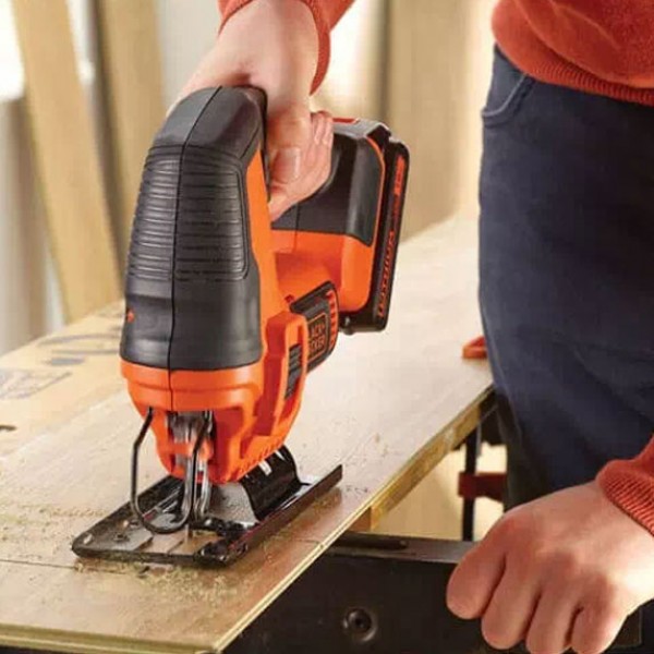 Пила лобзиковая акумуляторна BLACK + DECKER BDCJS18
