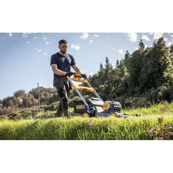 Газонокосилка аккумуляторная самоходная DeWALT DCMWSP660N