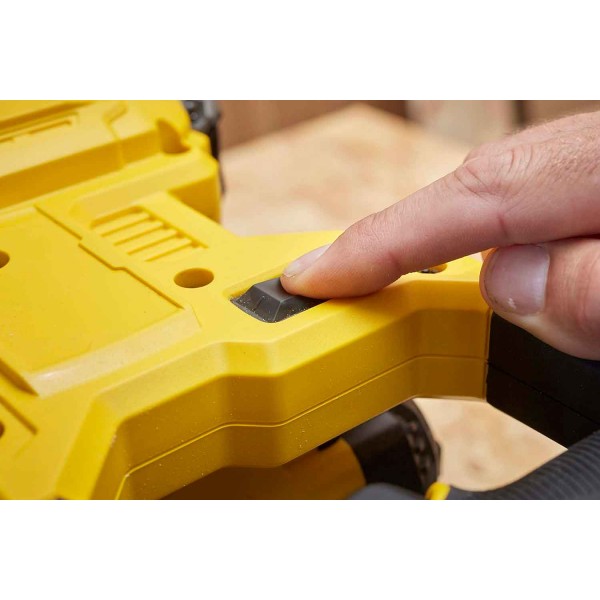 Пила торцювальна акумуляторна Stanley FATMAX SFMCS701M1