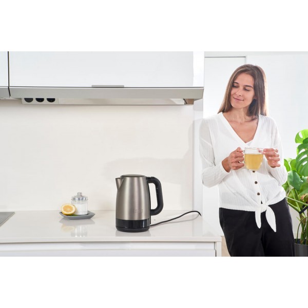 Електрочайник Black+Decker BXKE2201E