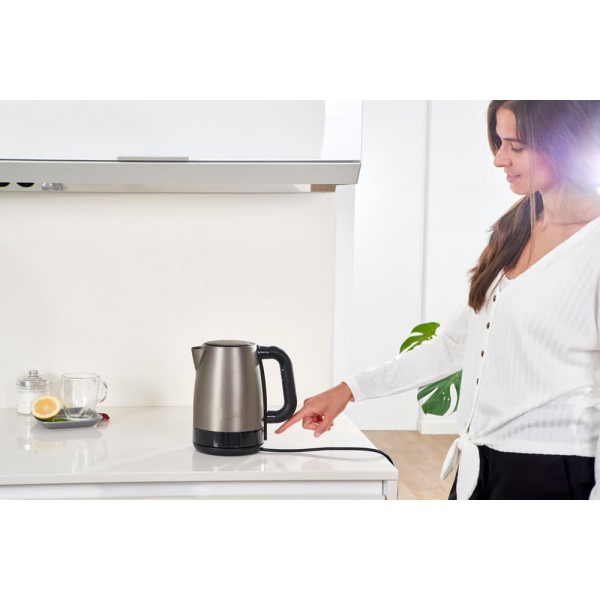 Електрочайник Black+Decker BXKE2201E