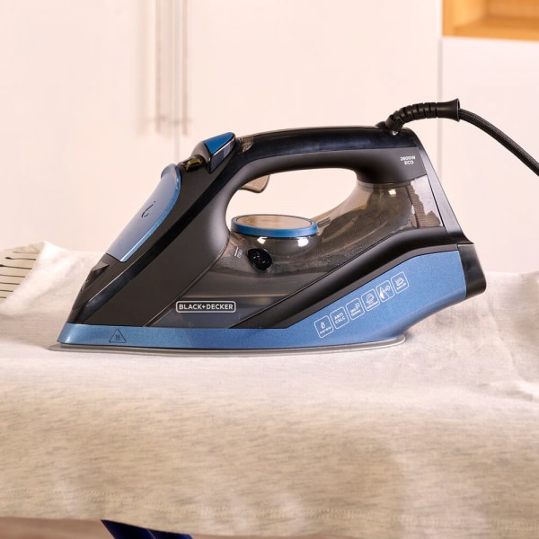 Праска Black+Decker BXIR2801E