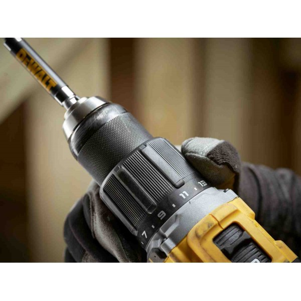 Дрель-шуруповерт аккумуляторная безщеточная ударная DeWALT DCD799D2T