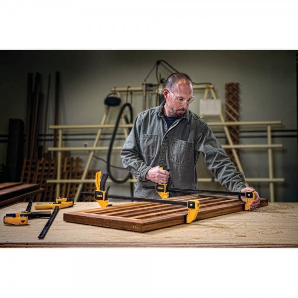 Струбцина DeWALT L 600мм, тиск 135кг (DWHT0-83194)