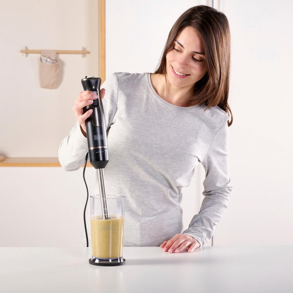 Ручний блендер Black+Decker BXHB800E