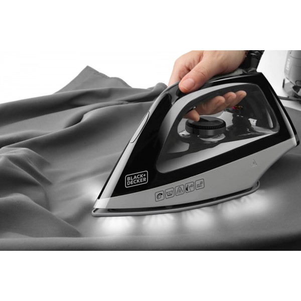 Праска з парогенератором Black+Decker BXSS2200E