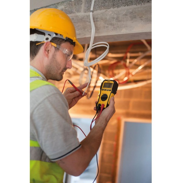 Мультиметр цифровий Stanley категорії САТ III (FMHT82563-0)