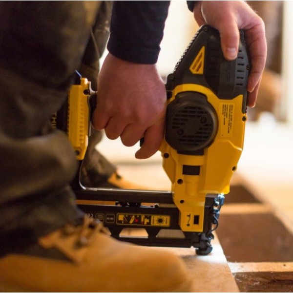 Пістолет цвяхів акумуляторний STANLEY FATMAX (FMC792D2)