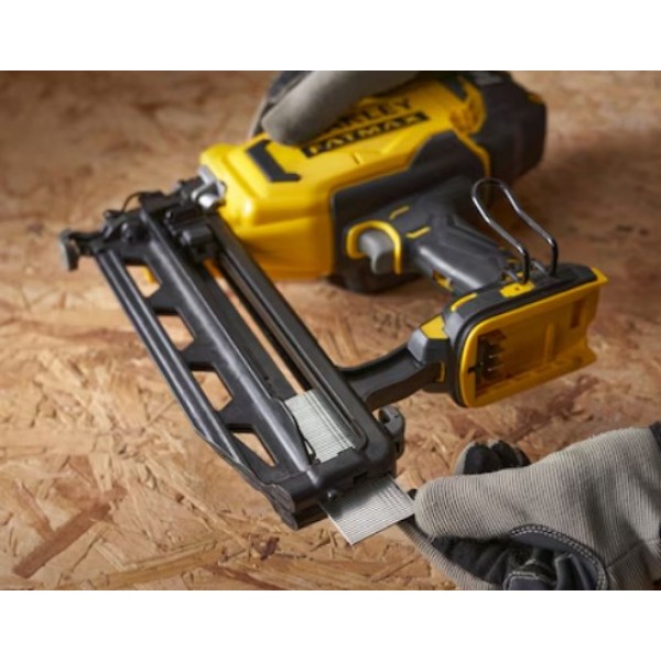 Пістолет цвяхозабивний акумуляторний Stanley FatMax SFMCN616D2K